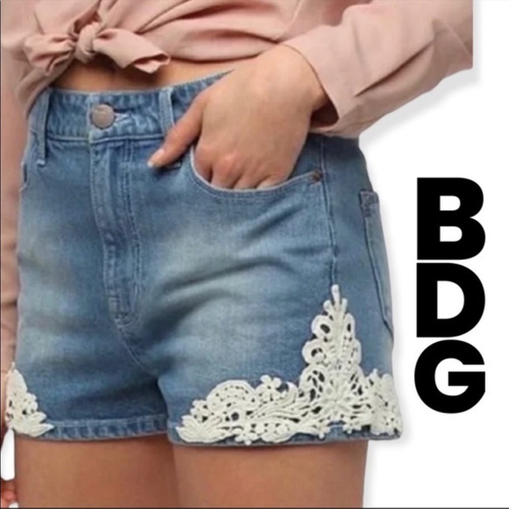 BDG Erin 5 Pocket High Waisted Shorts Cream Lace Detailing
